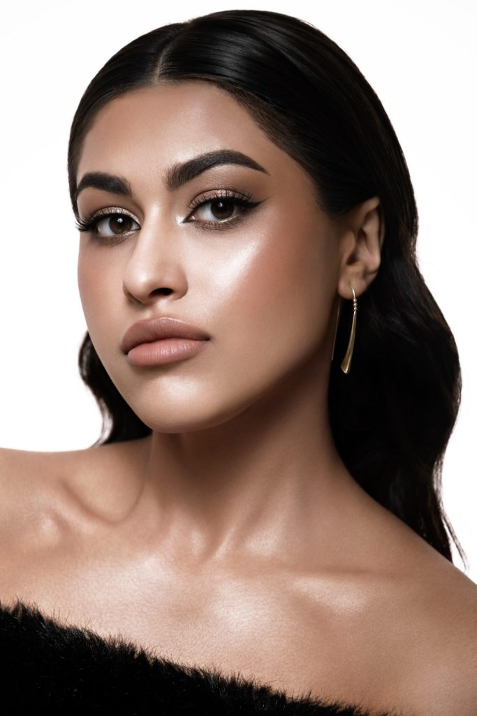 świetlisty makijaż brązowy