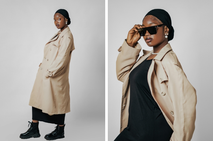 Beżowy płaszcz prezentuje modelka