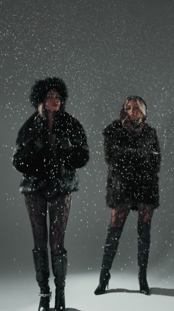 ✨ Midnight Kiss vibes! ✨ Czas na Sylwestra w stylu renee - glamour, fur, and a little mystery. 💋
Shop at www.renee.pl