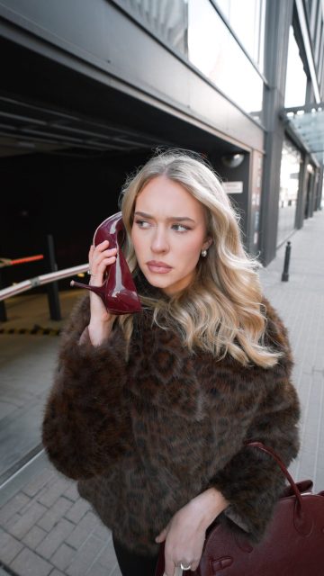 Ulice należą do odważnych. #urbanjungle
Miasto, które lubi dzikość. 💋kurtka Neliven: 361462