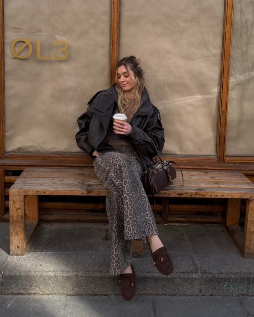 Coffee run, but make it fashion. ☕
Loafersy to top buty tej wiosny. 🤎Shop the new drop at renee.pl