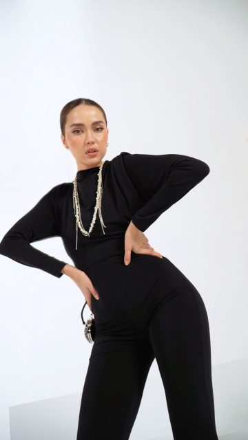 Od świątecznej kolacji po sylwestrową noc ✨
Jeden look, wiele momentów 🥂kombinezon Sewini: 361093