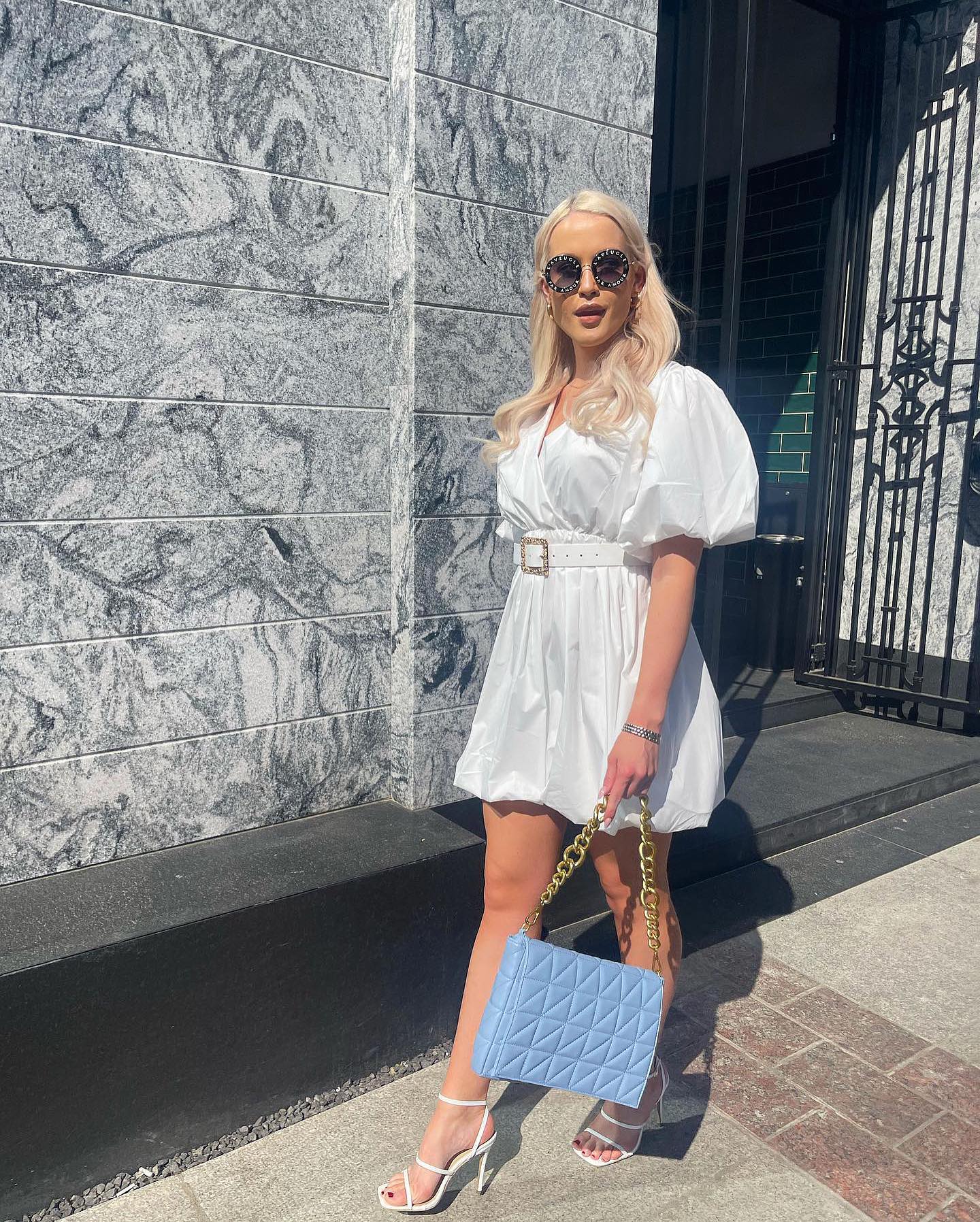 Co wybieracie z OUTFITU @swiderska.magda - sukienkę, torebkę, czy buty? 🔥
Wszystko -35% z kodem: „ALL” 🤍
#reneegirls #reneepl #reneeshoes #renee #outfit #outfitoftheday #ootd #ootdpl #stylizacja #polishgirl #moda #fashion #fashiongram #ootdshare #outfitinspiration