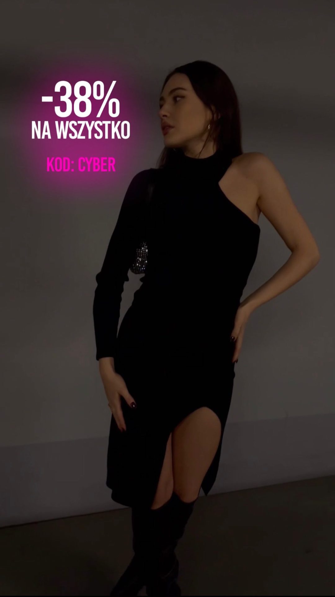 GIRLS ✨ Wasze #blingbling stylizacje są w zasięgu kilku kliknięć! Odbierz rabat -38% na WSZYSTKO i przygotuj się na Sylwestra już teraz! 🎉
🔎 Sukienka Zadal
🔎 Torebka Alcaro
🔎 Kozaki Kanopus
#reneegirls #cybermonday #kozaki #ootdpl #polishgirl #fashion #ootdfashion