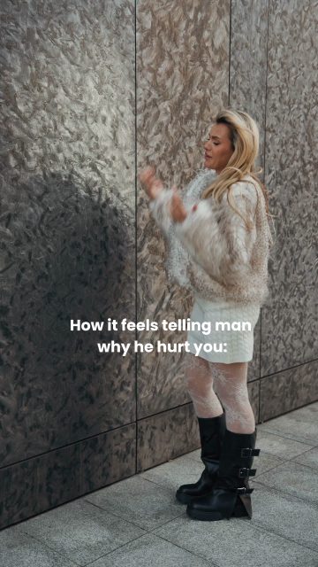 Explaining feelings to a man: 0/10. Your look today: 10/10. ✨
Kozaki 🖤 Anileria: 400203