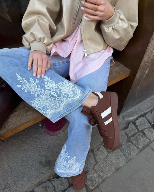 To są te buty, które zakładasz
i nagle cały outfit wygląda lepiej. 🤎
Spring approved. ✔️Sneakersy Flordexia: 402848