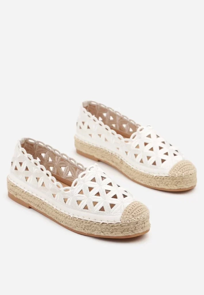 espadryle na grubej podeszwie z plecionką i ażurową cholewką 