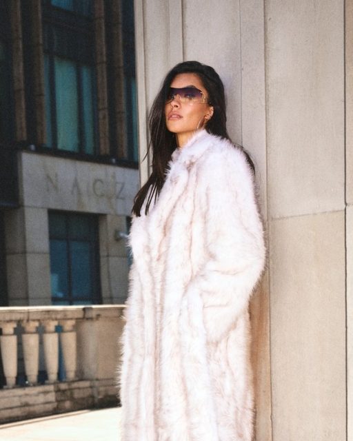 Płaszcze futerka to idealne rozwiązanie na sezon jesienny i zimowy.
Wygodne, ciepłe, fluffy - u kogo zagościły już w szafie? 💋✨