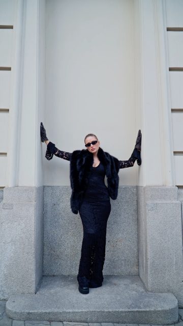 Impreza halloweenowa w dobrym stylu?
Yes, please. 🖤👉Shop the outfit: www.renee.pl