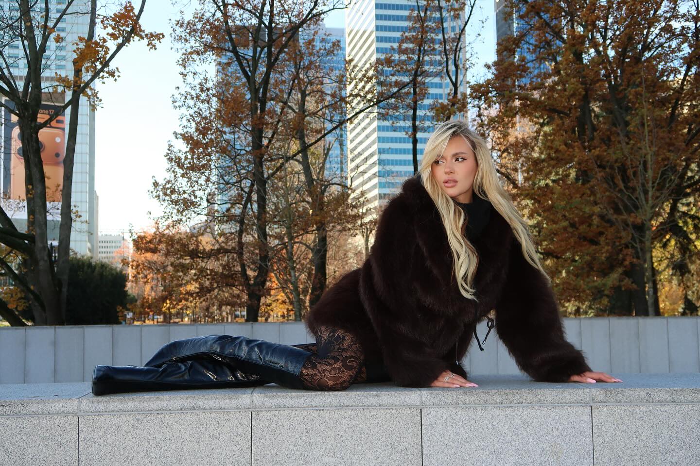 ✨Trend Edit: Futro + Kozaki = Jesienny must-have.Futerko Casfitta: 398569  
Kozaki Todvire: 399361