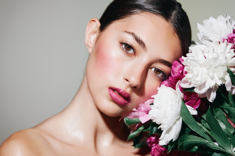 Gdzie nakładać róż? Ucz się od Gen Z!