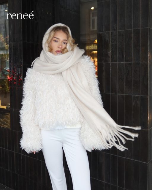 Alpejski klimat, miejski styl 🤍
Miękkie futerko, jasne kolory i zimowa elegancja w wersji après-ski ❄️✨
Shop at renee.pl