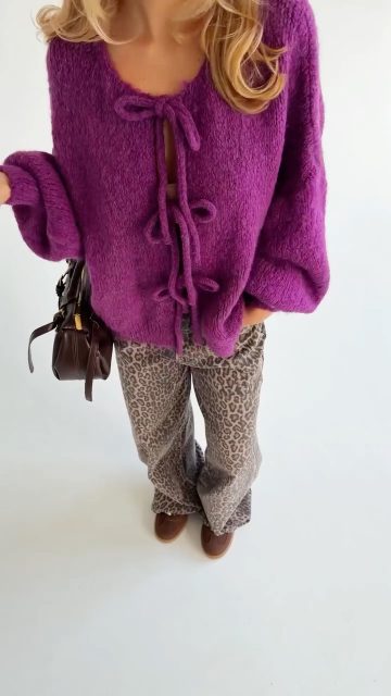 Color moment. 🔥
Intensywny odcień + print.
Look, którego nie da się zignorować. 💜
Kardigan Elearina: 386126