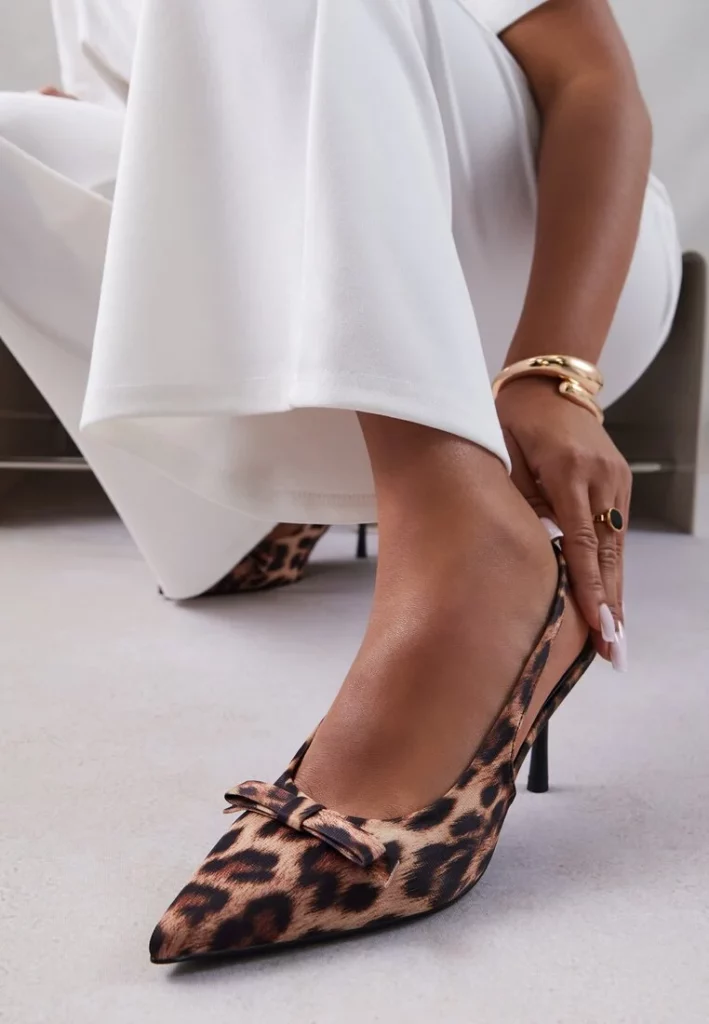 panterkowe sandały szpilki slingback z kokardą Dorozia