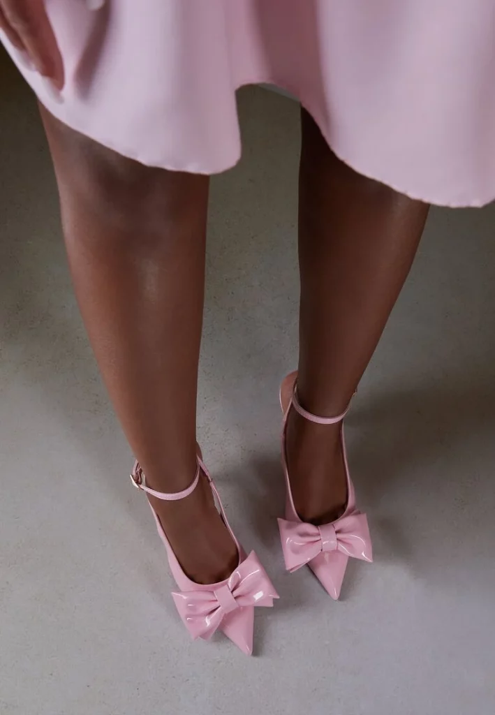 różowe sandały na szpilce z dużą kokardką Velozia
